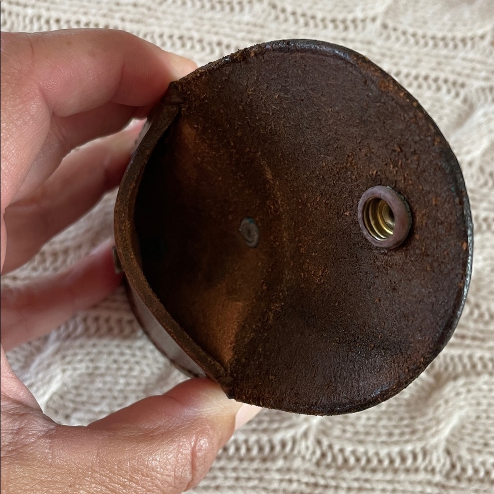Vtg Lincoln penny embossed leather snap coin purse with loop to attach to belt. - Picture 6 of 10